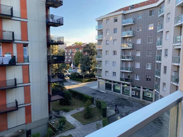 Apartment Zurigo Милано Екстериор снимка